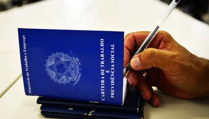 Taxa de desemprego recua para 5,6%, a menor desde 2012