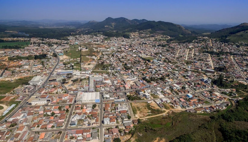 Cidade na Região Metropolitana de Curitiba abre concurso com 19 vagas de níveis médio e superior