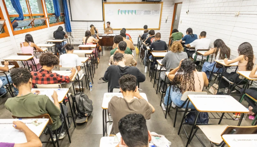 UEM aplica provas do Vestibular de Verão neste domingo (2) UEM aplica provas do Vestibular de Verão neste domingo (2)