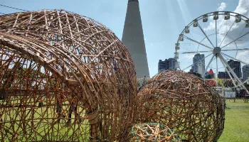 Por que as decorações da Maringá Encantada 2023 são feitas de bambu? Entenda a mudança Por que as decorações da Maringá Encantada 2023 são feitas de bambu? Entenda a mudança