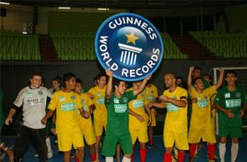 Maringá promove a partida de futsal mais longa do mundo 