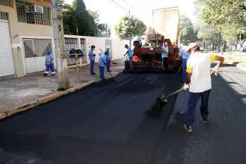 Serviços de reperfilagem interditam trechos da Gastão Vidigal 