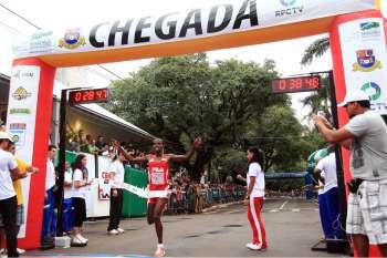Quenianos vencem 38ª Prova Rústica Tiradentes Quenianos vencem 38ª Prova Rústica Tiradentes