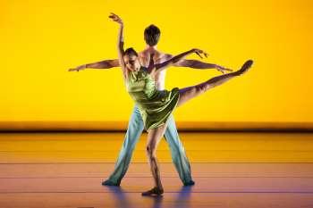 Companhia de Dança dos Estados Unidos faz apresentação especial em Maringá Companhia de Dança dos Estados Unidos faz apresentação especial em Maringá