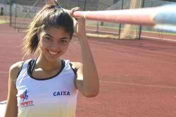 Maringaense é convocada para disputar campeonatos internacionais de atletismo Maringaense é convocada para disputar campeonatos internacionais de atletismo