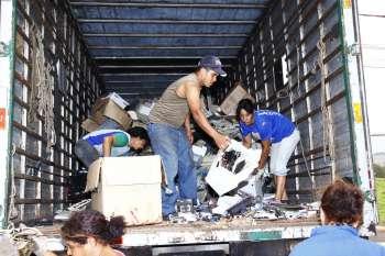Cooperativa Coopercanção recebe doação de mais de 10 toneladas de sucatas eletrônicas da UTFPR 