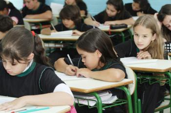 Redução do número de alunos em sala de aula já é realidade no Paraná 