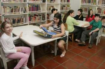 Programa de leitura de Maringá é finalista ao prêmio nacional Vivaleitura Programa de leitura de Maringá é finalista ao prêmio nacional Vivaleitura