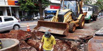 Tráfego na Avenida Duque de Caxias opera em meia pista até fim da tarde desta terça (9). 