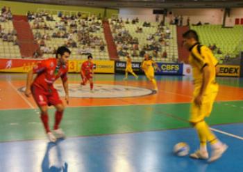 Oppnus Maringá defende liderança nesta quinta-feira (23). 