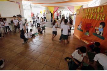 Dia das Crianças é comemorado com oficinas literárias em escolas municipais. 