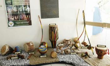 Exposição de Instrumentos Afro-Brasileiros prossegue até dia 30 de novembro. 
