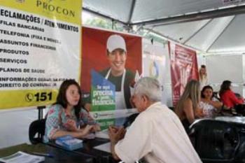 Procon realiza atendimento especial na Feira Agroindustrial Familiar. 