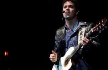 Jorge Vercillo faz show no Teatro Calil Haddad nesta quinta-feira (10). 