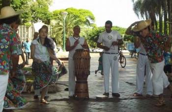 Sucena apresenta espetáculo “Da Cor do Brasil” nesta quarta-feira (7). 