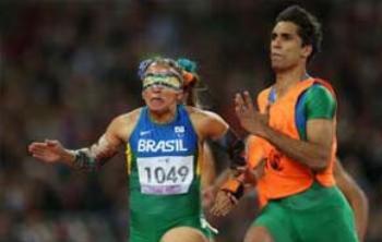 Paratleta Terezinha Guilhermina lança instituto que leva seu nome. 