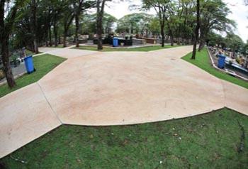 Cemitério Municipal recebe readequação de passeios públicos e implantação de rampas especiais. 
