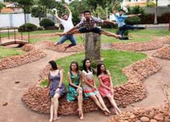 Varanda Companhia de Dança apresenta espetáculo “Arte e Movimento” no Teatro Reviver.  