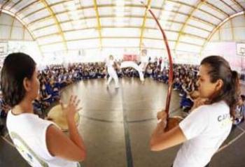 Dia do Folclore será comemorado com apresentação de capoeira e contação de lendas.  