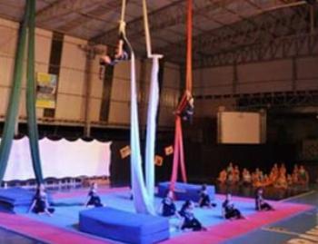 Mostra de Curso de Tecido Acrobático acontece no Teatro Reviver nesta quarta-feira (1). 