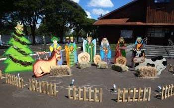 Passeio Caminho dos Presépios é opção nas noites do Natal Maringá Passeio Caminho dos Presépios é opção nas noites do Natal Maringá