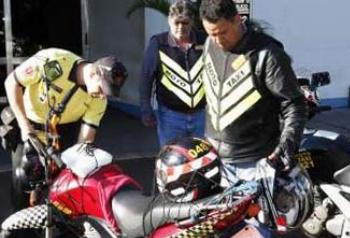 Motocicletas que realizam o serviço de mototáxi serão vistoriadas a partir desta segunda-feira Motocicletas que realizam o serviço de mototáxi serão vistoriadas a partir desta segunda-feira