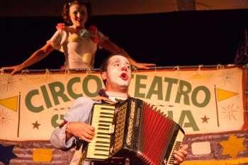 Comédia premiada sobre um amor platônico é atração no Teatro Barracão  