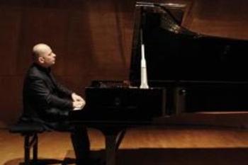 Pianista franco-georgiano é atração no Festival Internacional de Música 