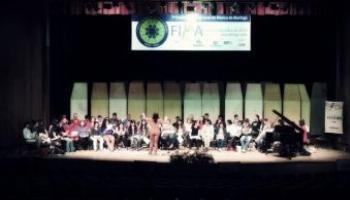 Coro do Festival Internacional de Música de Maringá é destaque em penúltima noite de festival 
