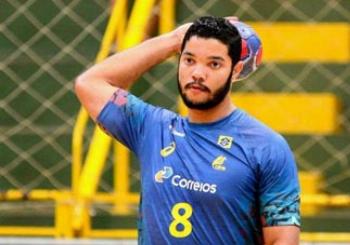 Jogador de handebol do Maringá é contratado por clube espanhol 