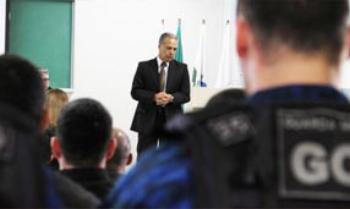Agentes penitenciários são treinados para reforçar a segurança em Maringá 