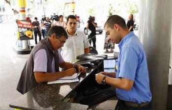 Procon divulga pesquisa de combustíveis realizada em 66 postos de Maringá Procon divulga pesquisa de combustíveis realizada em 66 postos de Maringá