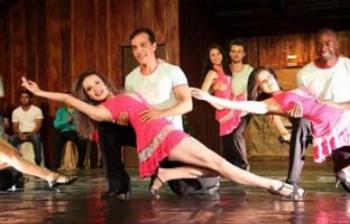 Dança de Salão é atração no Teatro Reviver 