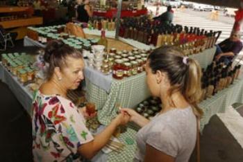 Feira da Agroindústria Familiar acontece até o dia 23, ao lado da Prefeitura 