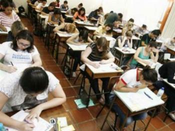 UEM contrata servidores para Maringá e Ivaiporã 