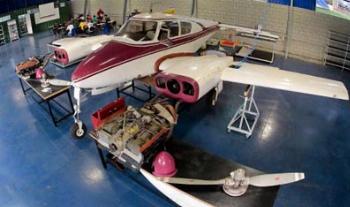 Com laboratório montado dentro dos padrões, mecânicos de avião passam a ser formados na instituição 