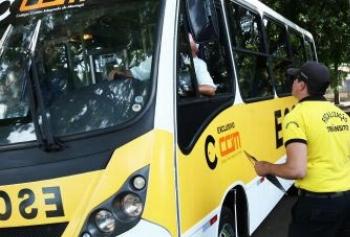 Veículos que fazem transporte escolar serão vistoriados durante esta semana Veículos que fazem transporte escolar serão vistoriados durante esta semana
