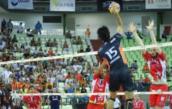 Copel Telecom/Maringá Vôlei vence e ainda briga por vaga 