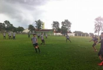 Chuva muda os planos, e Alex já pode estrear pela equipe maringaense 