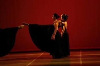 “Entre Dois Muros Marchemos” é destaque no Convite à Dança 