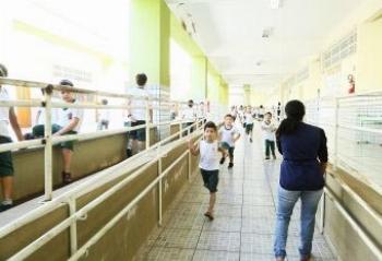 Maioria dos servidores municipais mantém atendimento à população 