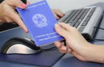 Paraná lidera geração de vagas no setor de serviços 