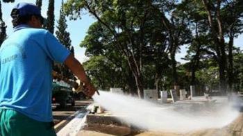 Cemitério Municipal é preparado para receber visitantes no Dia das Mães 