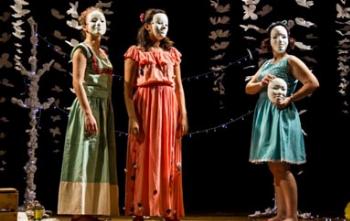 Peça “La Trapera” fala sobre liberdade feminina no palco do Teatro Barracão 