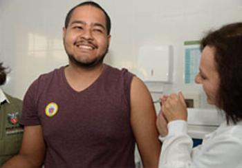 Paraná recebe 1º lote de vacinas contra a dengue nesta quarta-feira (3) 