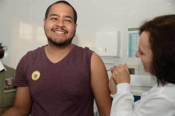 Sábado é o último dia da vacinação gratuita contra a dengue 
