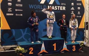 Soldado da Polícia Militar de Maringá é campeã mundial de Jiu-Jitsu 