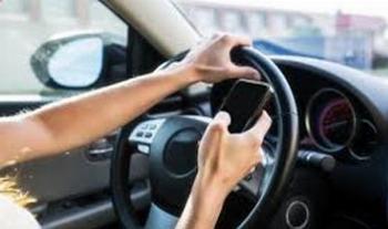 Dirigir ao celular passa a ser infração gravíssima a partir desta terça-feira (1°) 