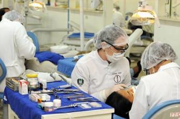 Universidades vão capacitar profissionais de odontologia que atendem pelo SUS 
