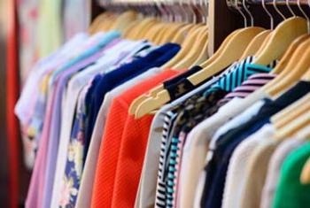 Roupa é preferência de consumidores para presentear no Natal 